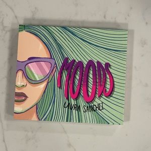 Laura Sanchez - Moods Eye Shadow Pallet (NWT)